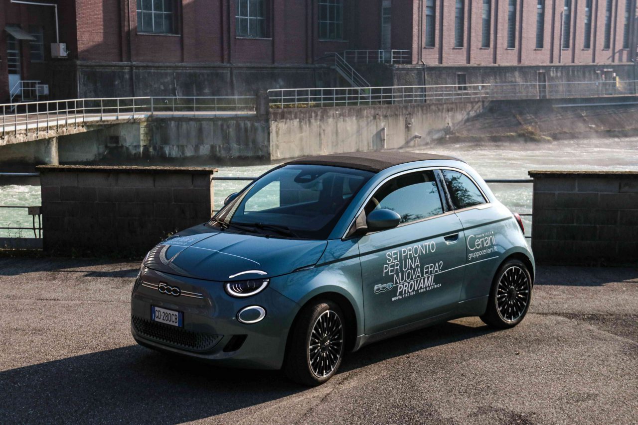 Fiat 500 elettrica Icon Cabrio Test drive Road Experience